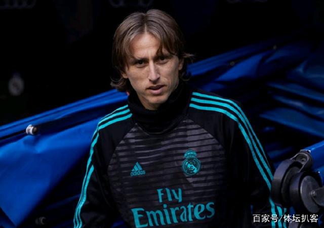 国米门将更替引热议，维卡里奥性价比突出，但适配性与未来规划存疑。