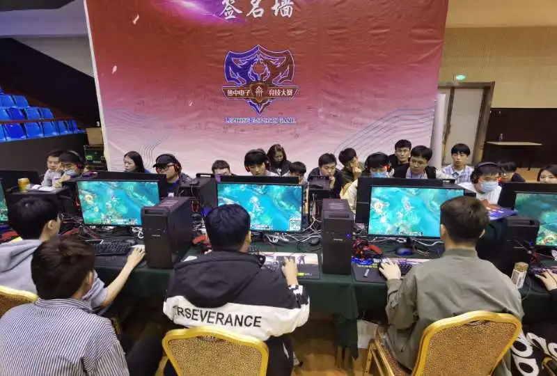 使得他在此 使得他在此