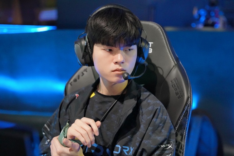 演着重要角 演着重要角